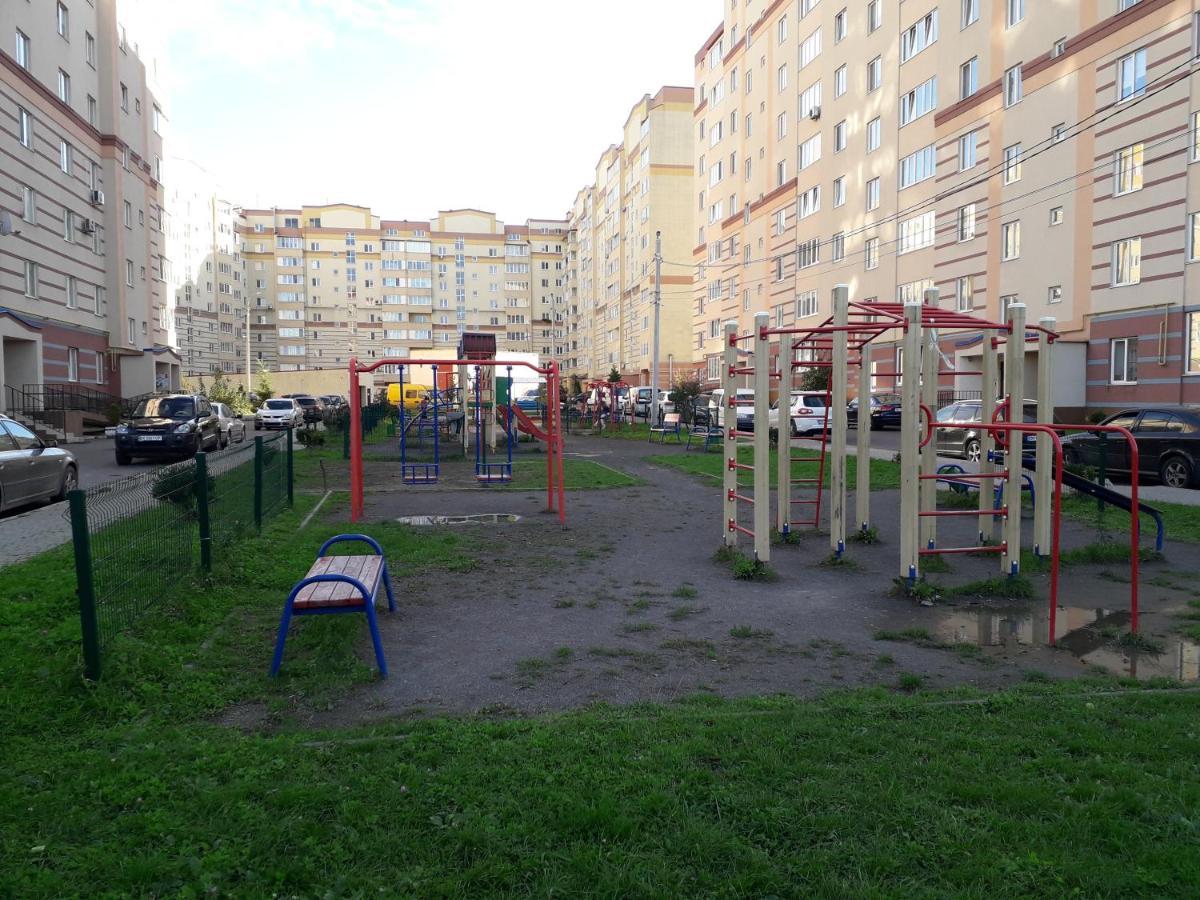 Apartment On Getmana Vigovskogo 49 Rivne Dış mekan fotoğraf